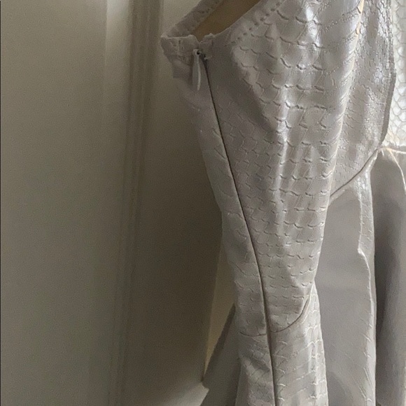 Faux Leather Embossed Tank Top - Picture 5 of 6